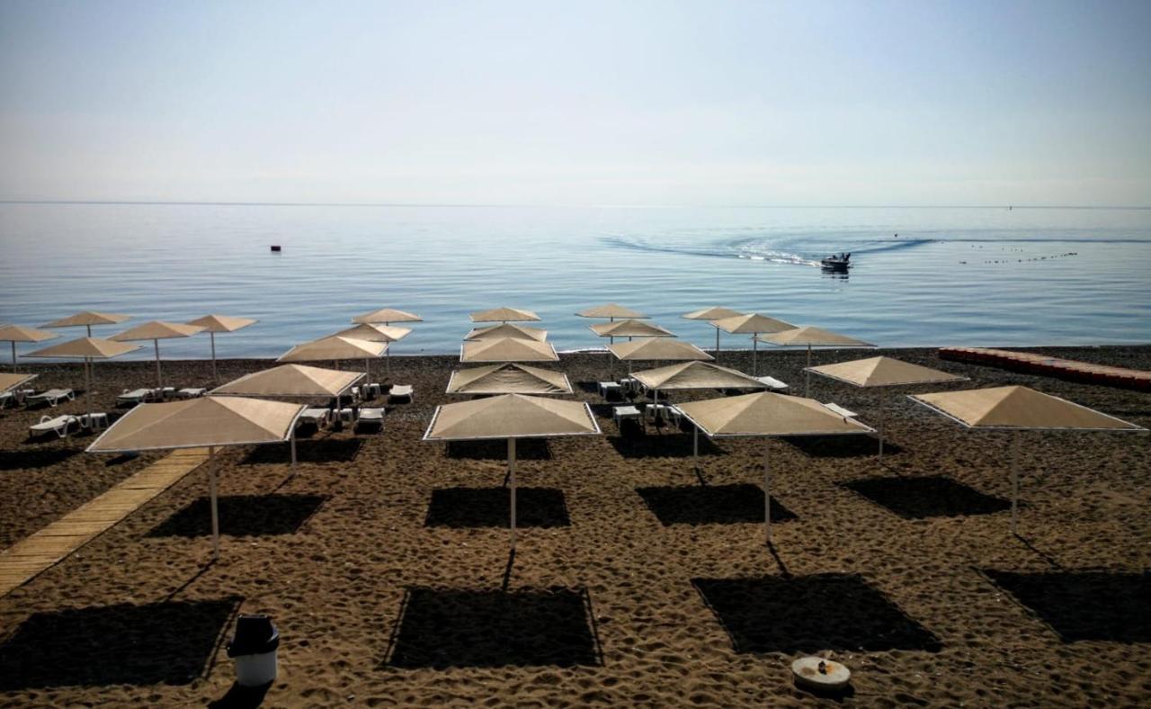 Ugur Beach Hotel Kemer Bagian luar foto