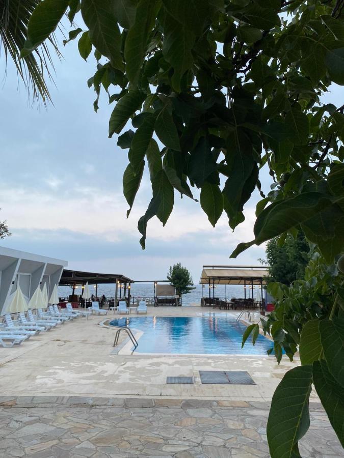 Ugur Beach Hotel Kemer Bagian luar foto